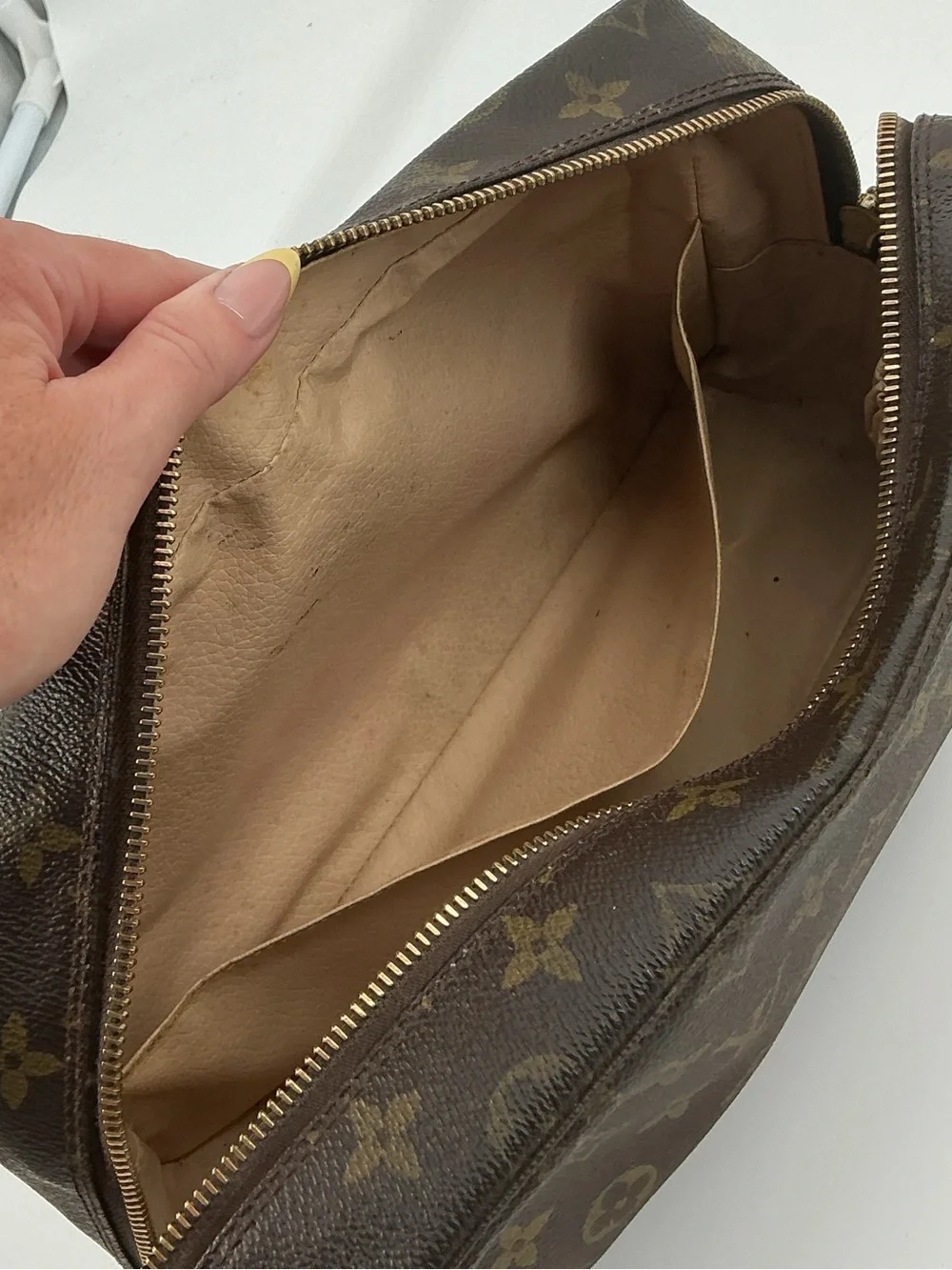 Louis Vuitton Monogram Trousse Toilette 28 Cosmetic Toiletry Pouch Vintage
